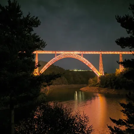 Le Panoramic Garabit Hotel Anglards de Saint Flour